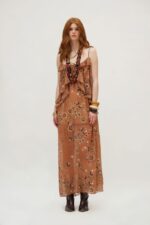 Rose Dress (Milk Chocolate)