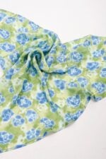 WEEKEND TRIANGLE SCARF